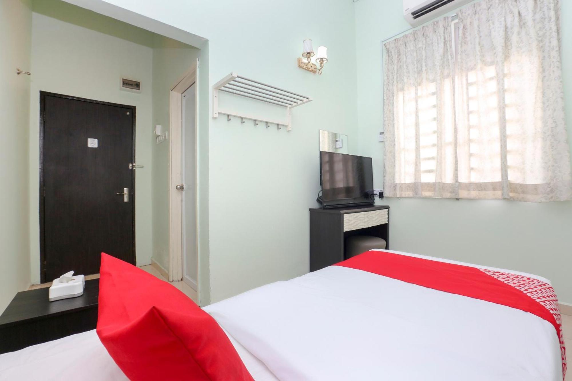 Oyo 90132 Come Inn Premium Куала-Тренгану Екстер'єр фото