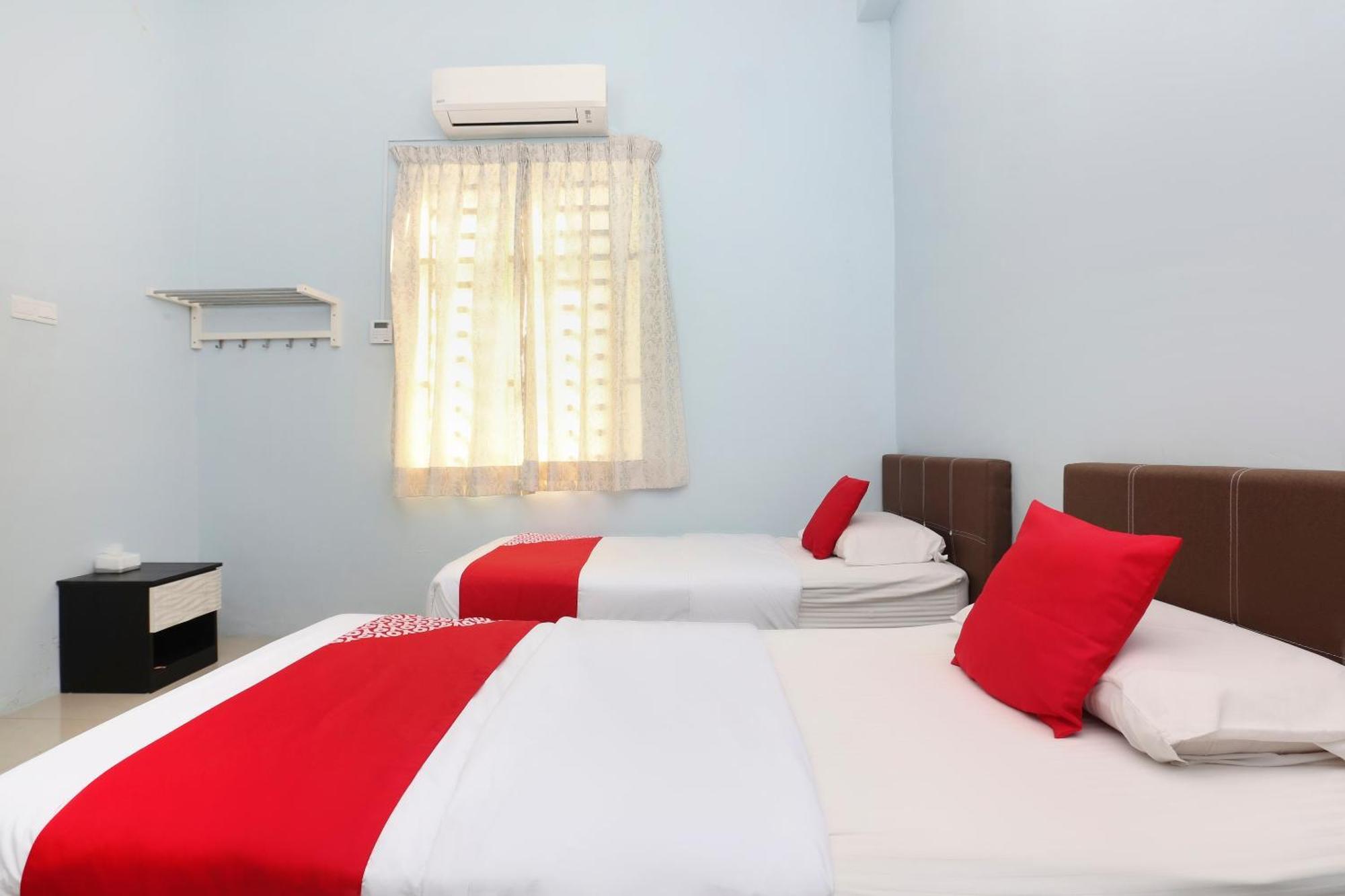 Oyo 90132 Come Inn Premium Куала-Тренгану Екстер'єр фото