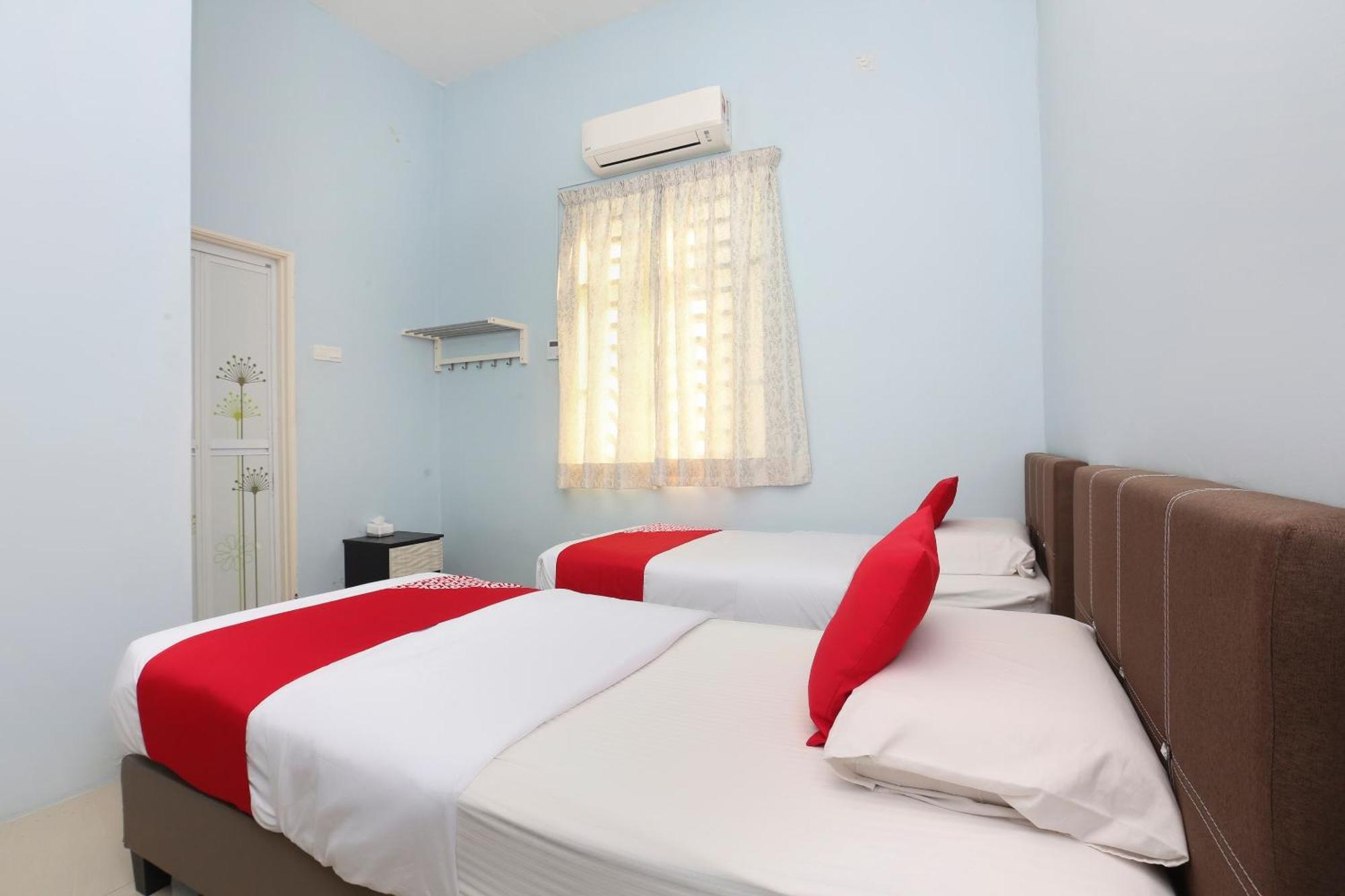 Oyo 90132 Come Inn Premium Куала-Тренгану Екстер'єр фото