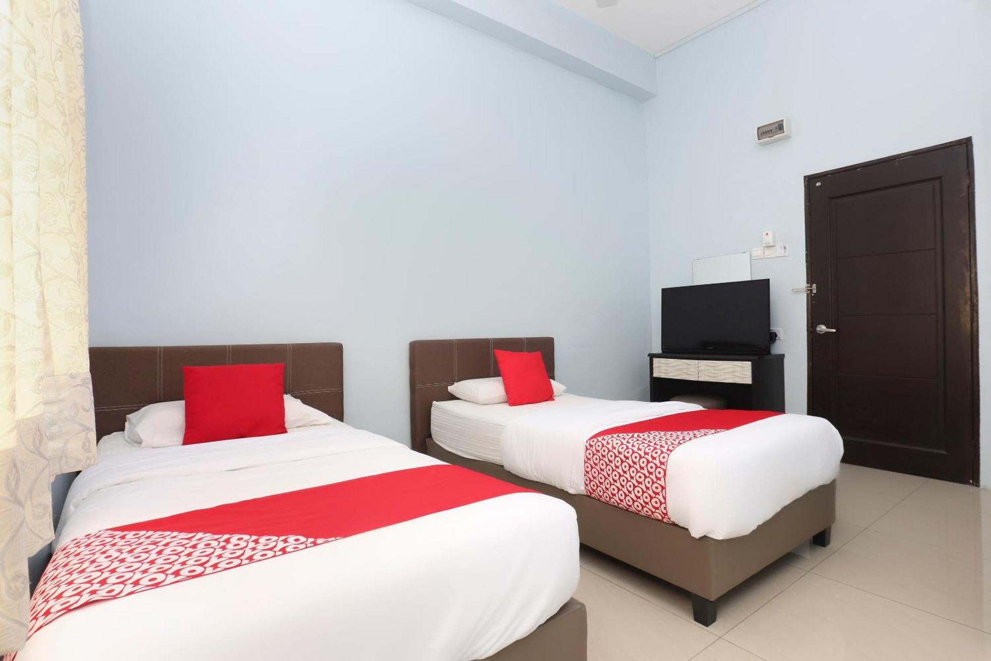 Oyo 90132 Come Inn Premium Куала-Тренгану Екстер'єр фото