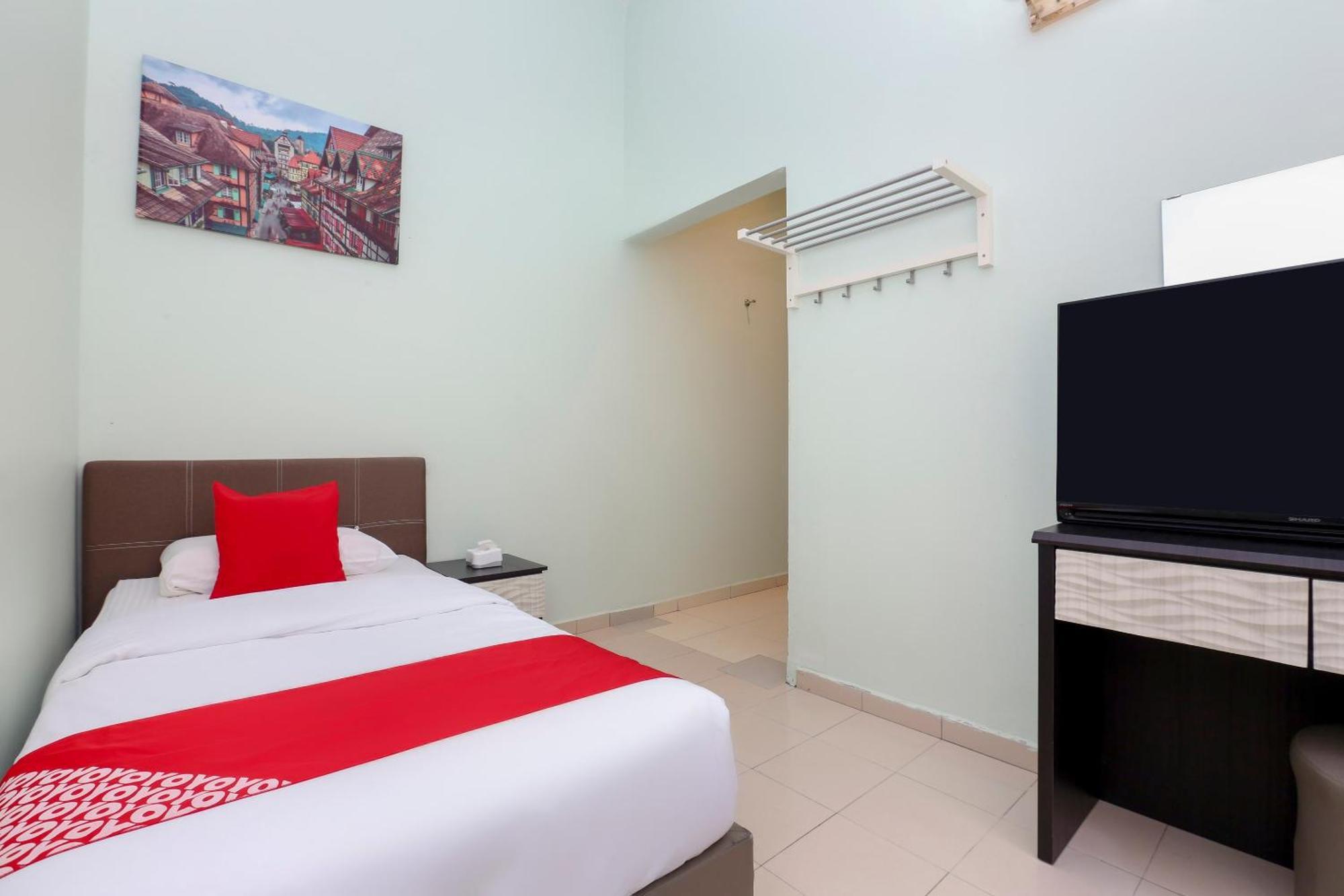 Oyo 90132 Come Inn Premium Куала-Тренгану Екстер'єр фото