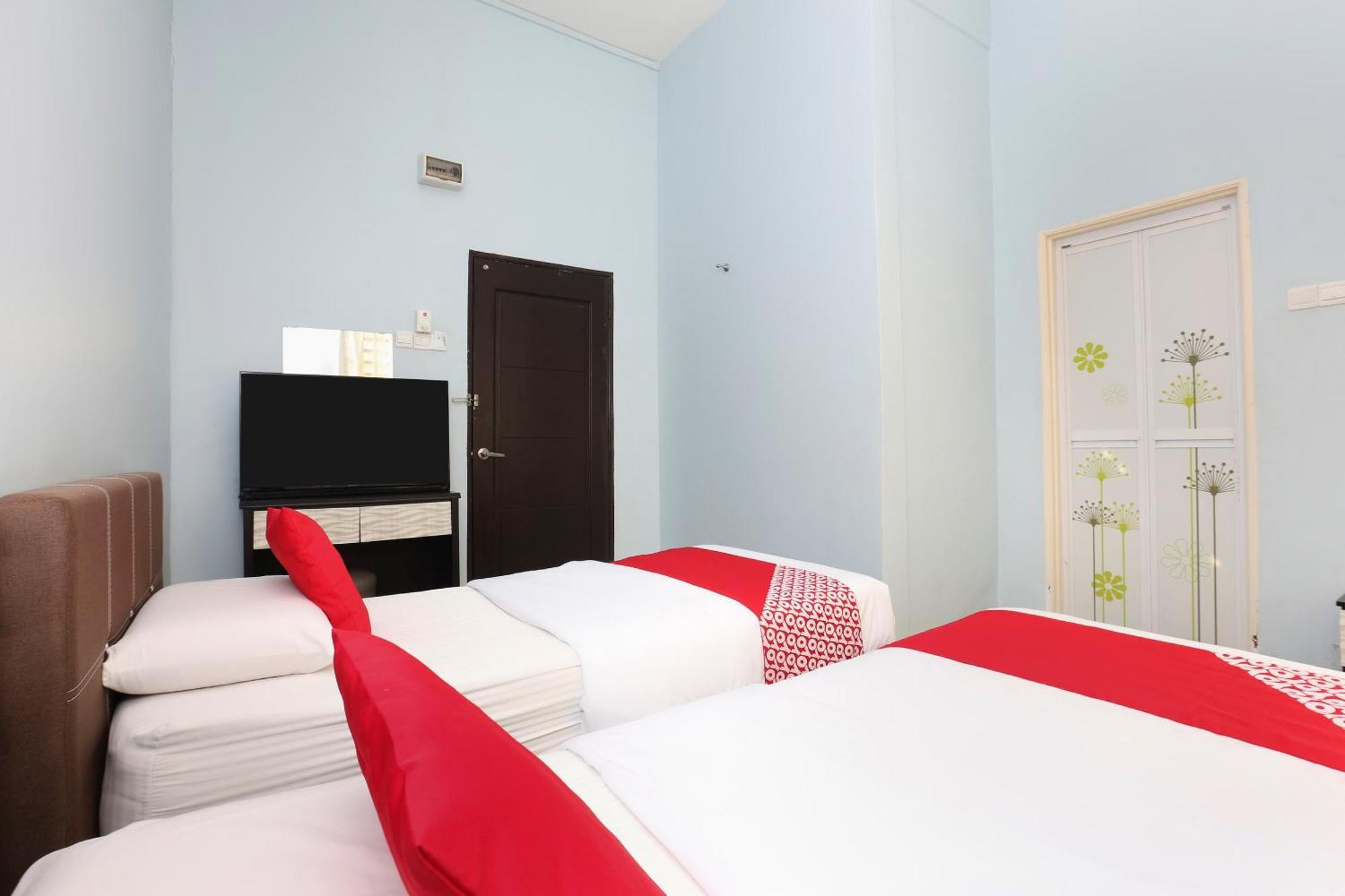 Oyo 90132 Come Inn Premium Куала-Тренгану Екстер'єр фото
